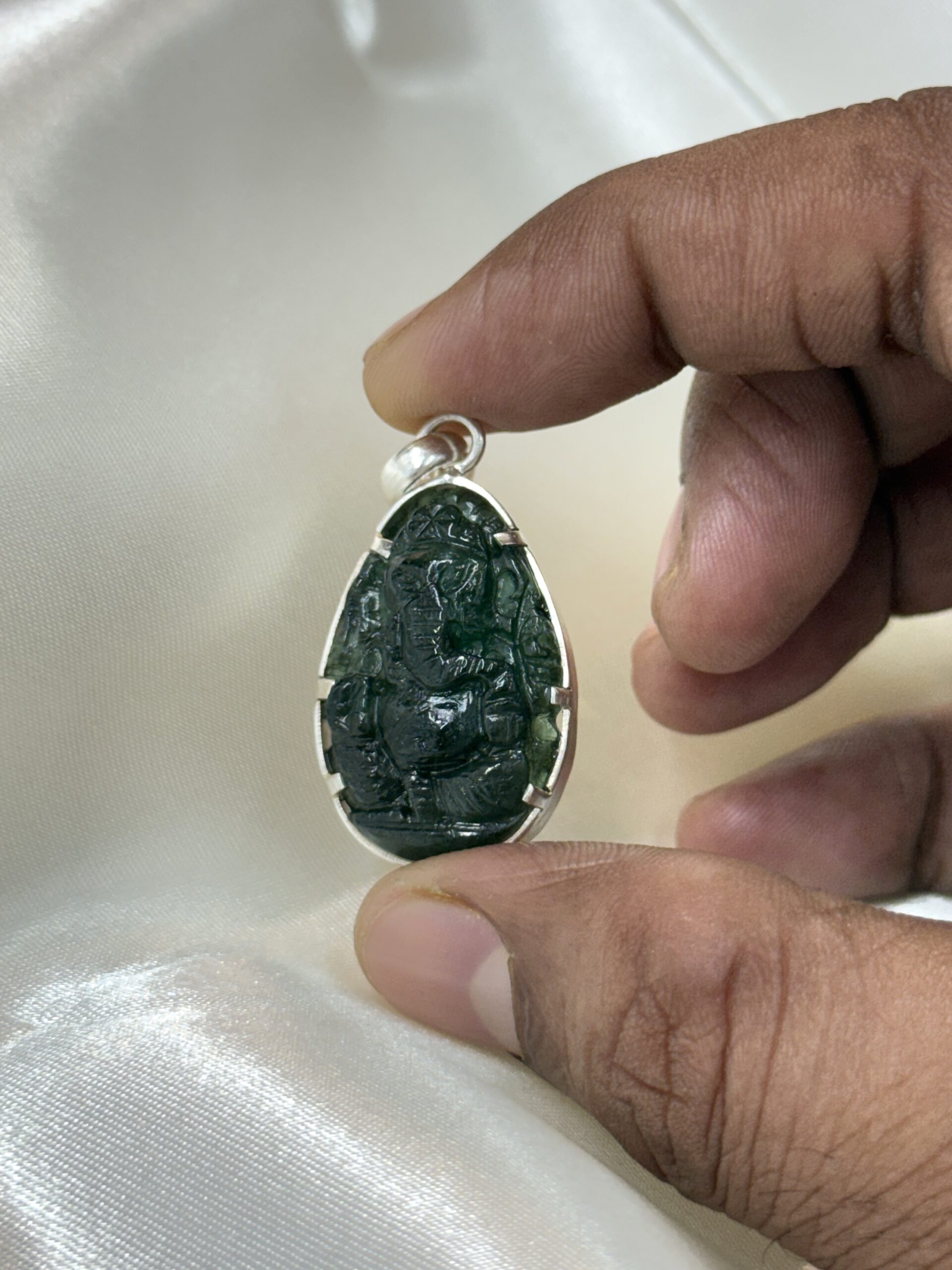 Handcarved Emerald Ganesha Pendant 37carats - Image 4