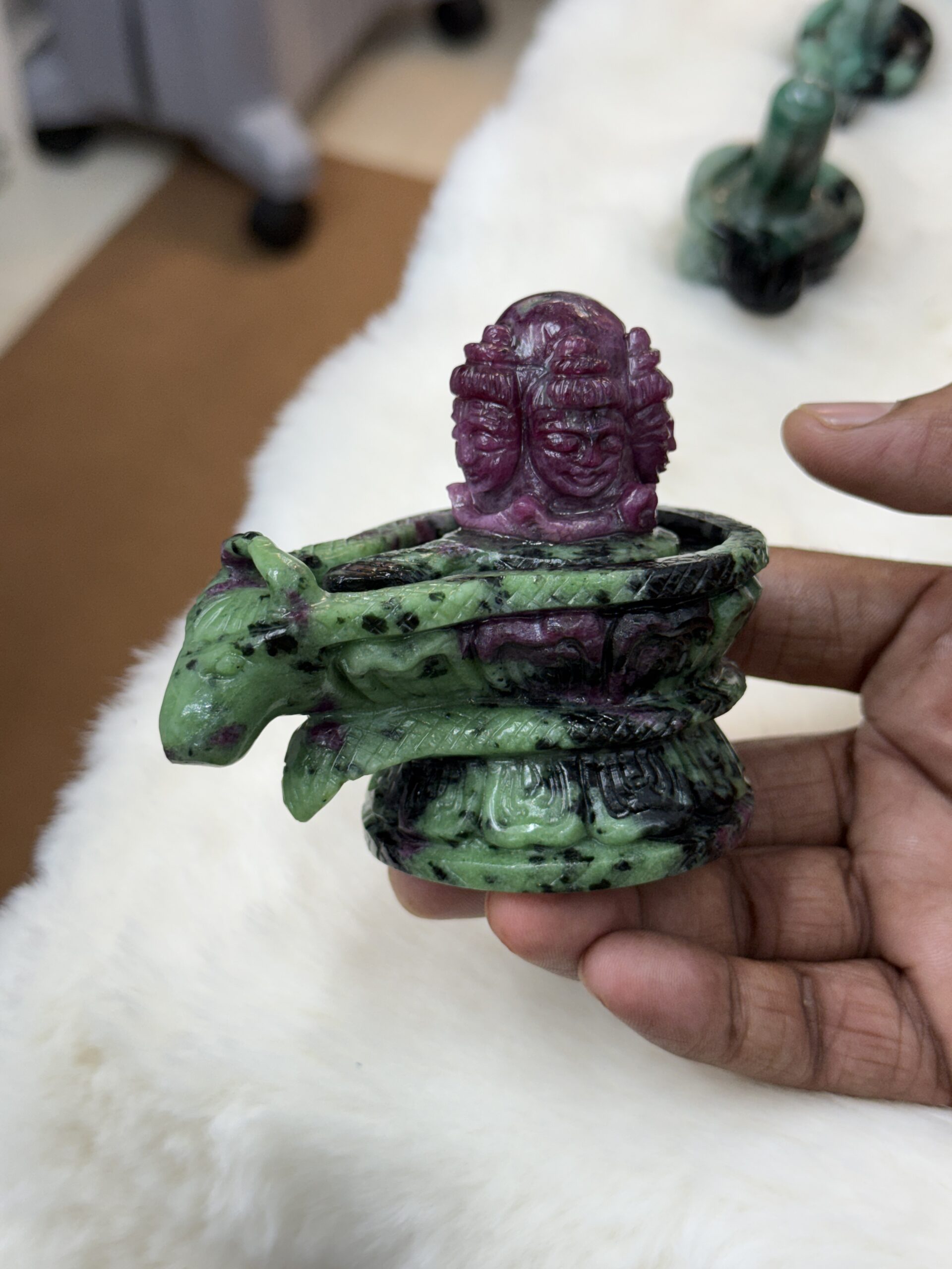 Hand Carved Ruby Zoisite Panchmukhi Shiva Lingam,1968 Ct - Image 7